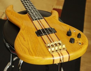 Aria Pro Bass001