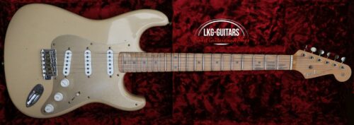 Fender Customshop Limited Edition 70th Anniversary 1954 Stratocaster® Journey Man Relic® – Faded Desert Sand